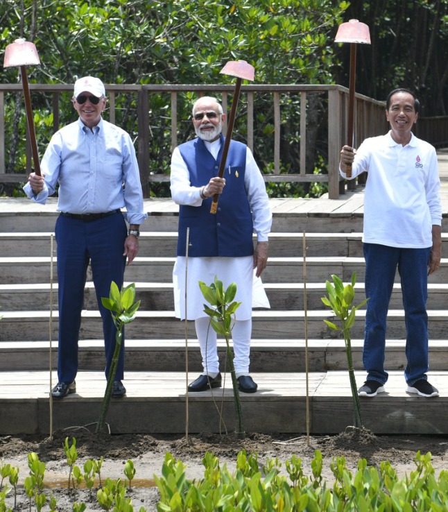 'Prime Minister Shri Narendra Modi visits Mangrove forests on the sidelines of G-20 Summit in Bali'